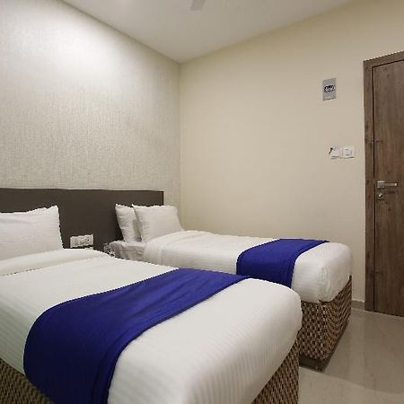 Ocean Suites Hotel Mumbai Exterior photo