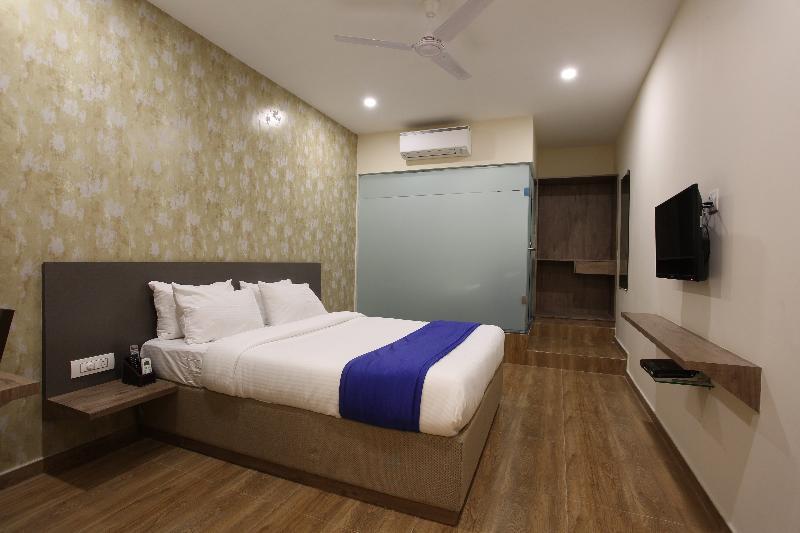 Ocean Suites Hotel Mumbai Exterior photo