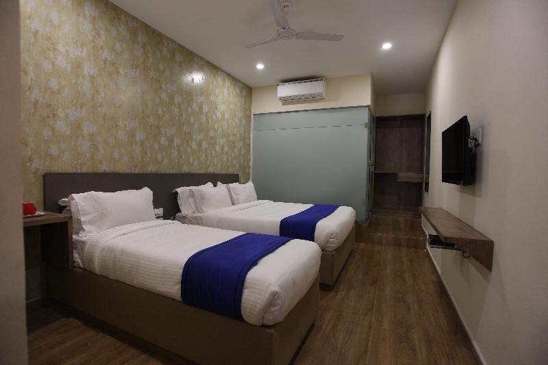 Ocean Suites Hotel Mumbai Exterior photo