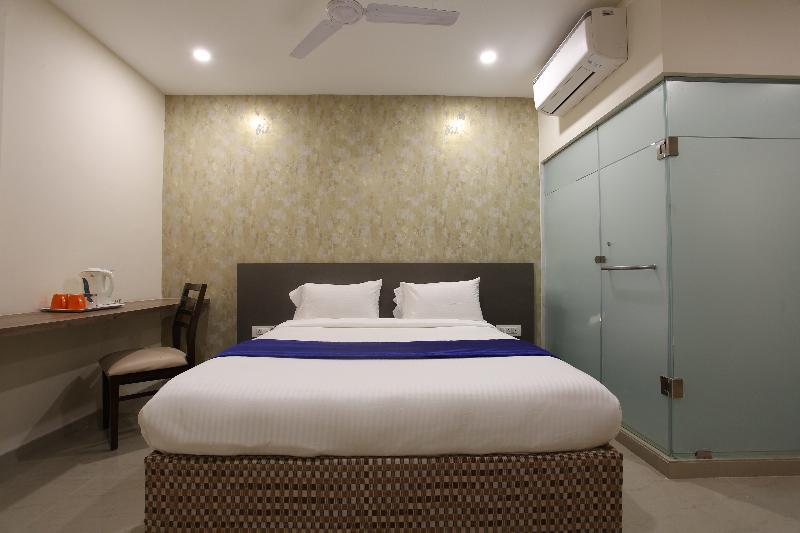 Ocean Suites Hotel Mumbai Exterior photo